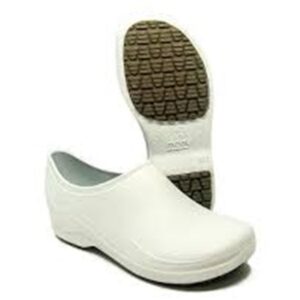SAPATO IMPERMEAVEL BRANCO SOLADO BORRACHA