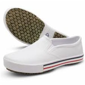 SAPATO IMPERMEAVEL BRANCO SOLADO BORRACHA